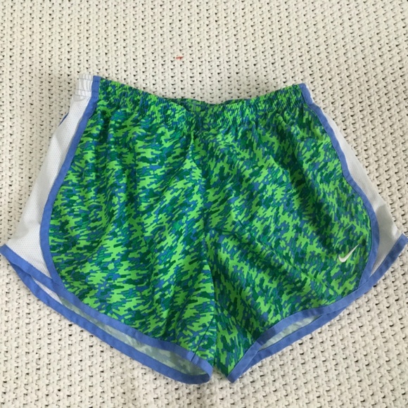 NIKE Other - NIKE DRYFIT RUNNING SHORTS WITH PANTY LINING GIRLS SIZE LARGE
